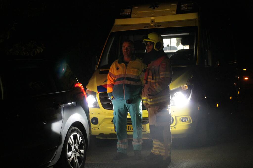 Brandweer blust uitslaande woningbrand