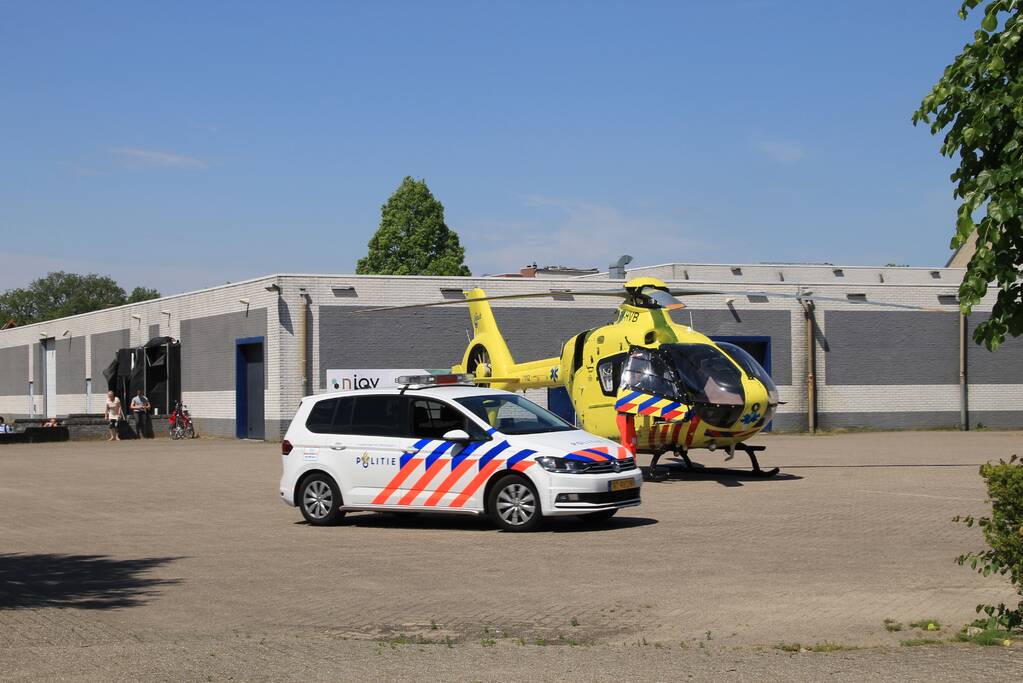 Vrouw zwaargewond bij woningbrand