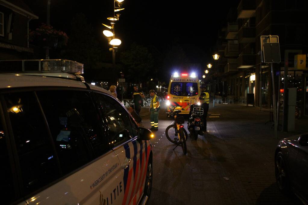 Scooterrijdster gewond bij botsing met andere scooter