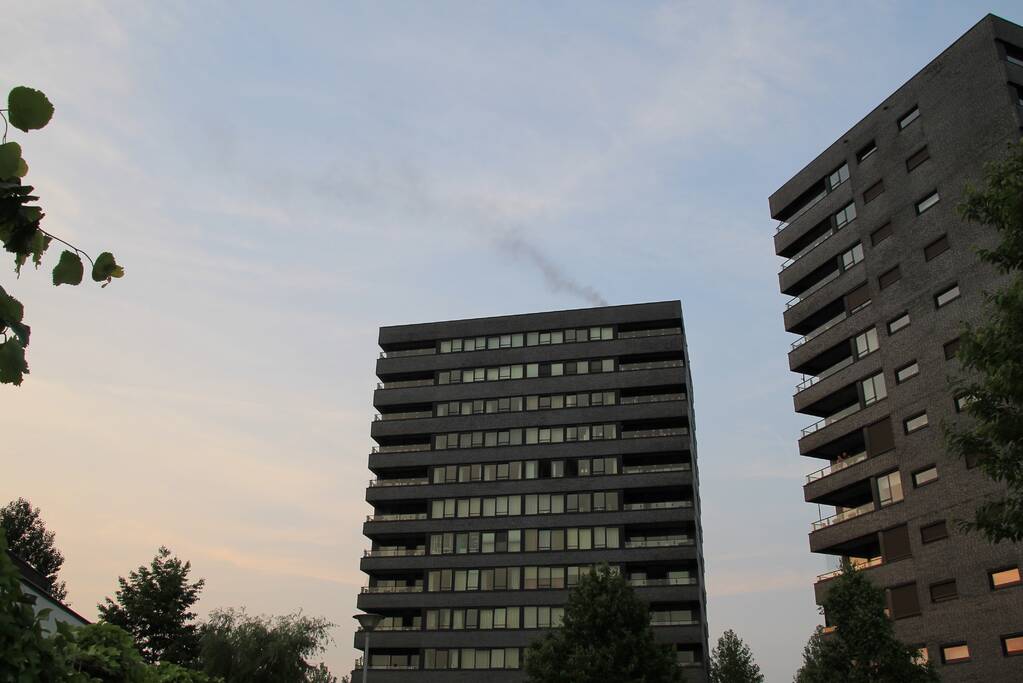 Rook op dak van flatgebouw een mysterie