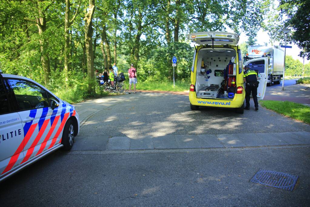 Brommerrijder gewond na botsing met fietser
