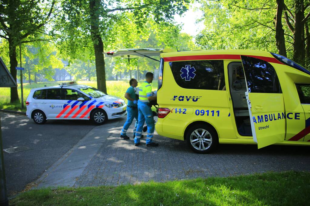 Brommerrijder gewond na botsing met fietser