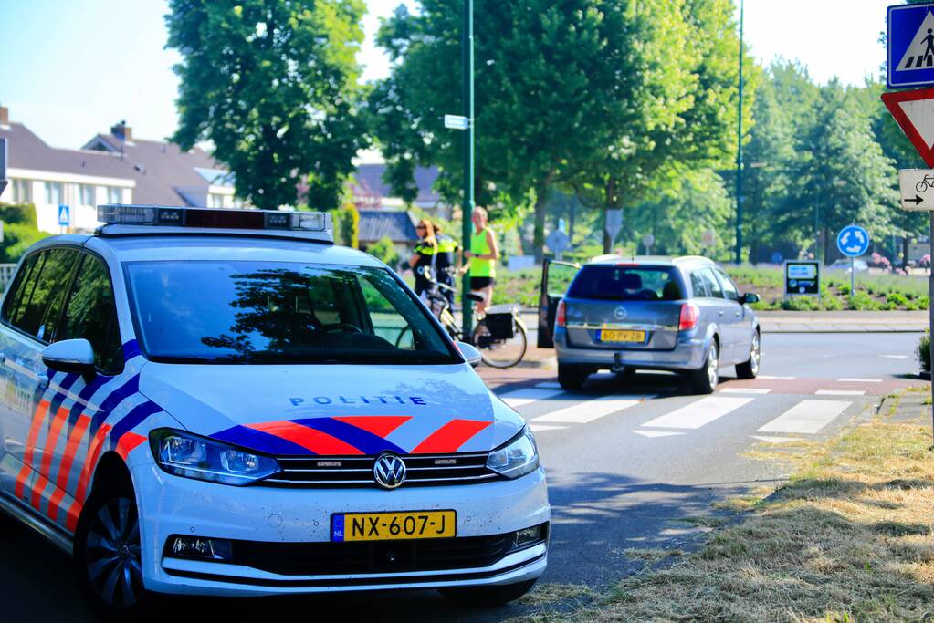 Fietsster gewond na aanrijding met auto