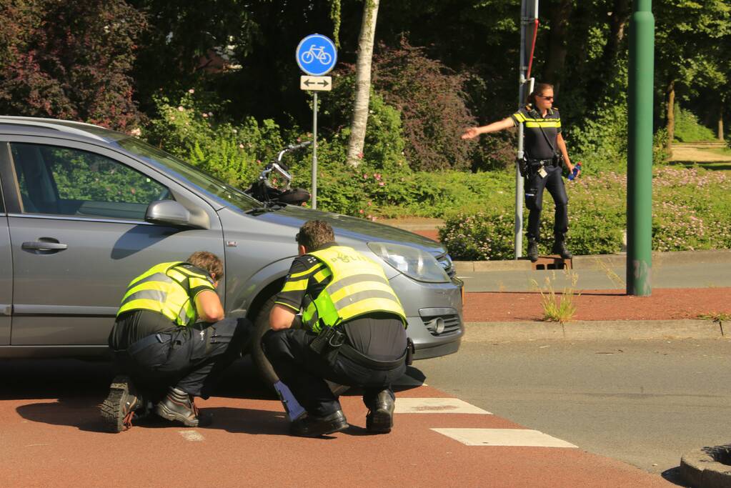 Fietsster gewond na aanrijding met auto
