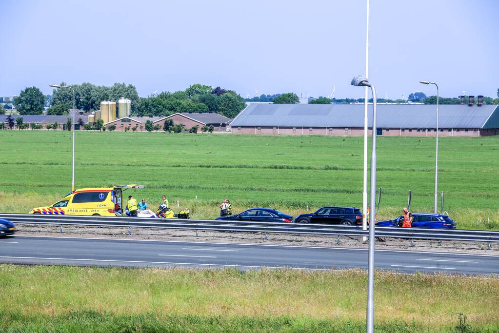 Bestuurder gewond na kop-staartbotsing