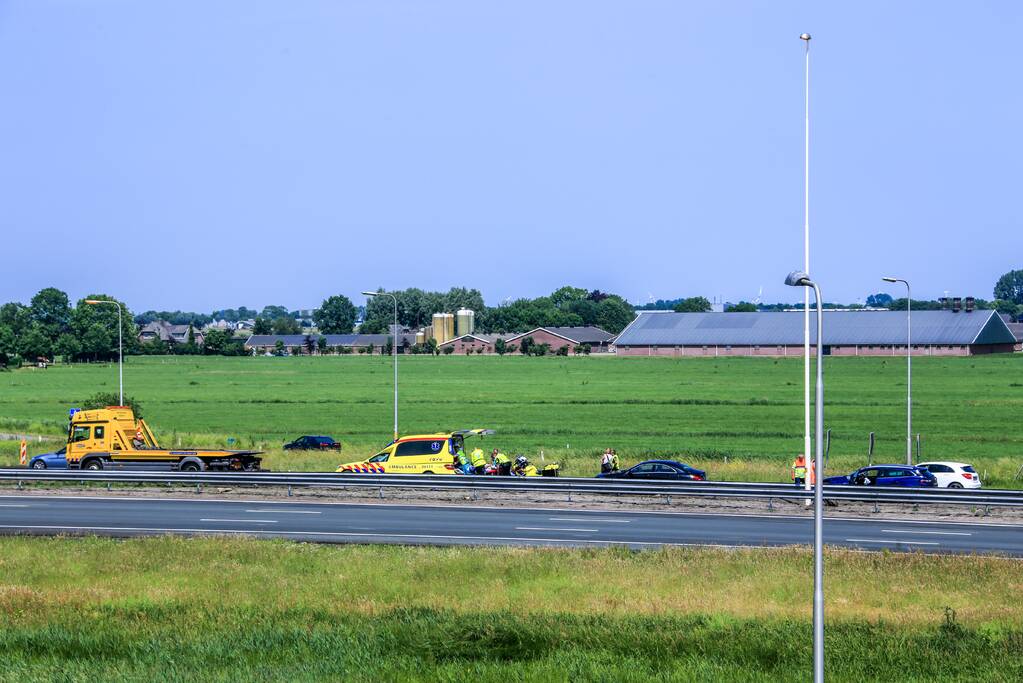 Bestuurder gewond na kop-staartbotsing