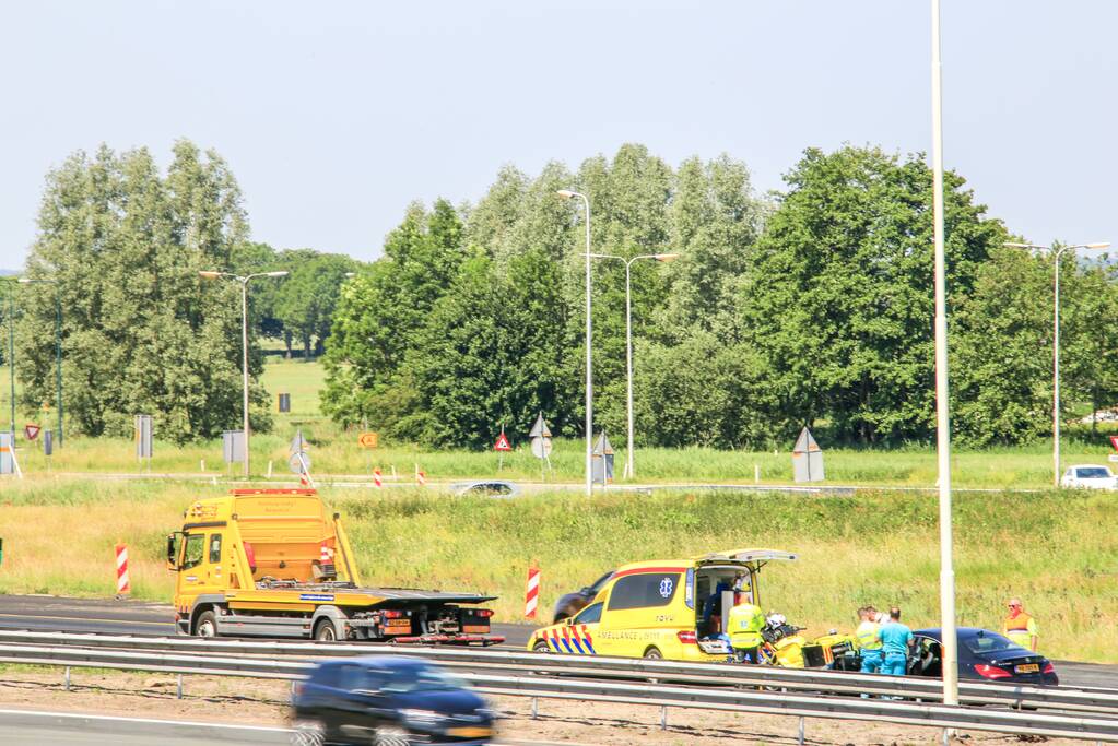 Bestuurder gewond na kop-staartbotsing