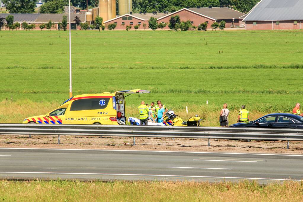 Bestuurder gewond na kop-staartbotsing