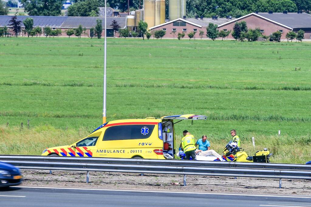Bestuurder gewond na kop-staartbotsing