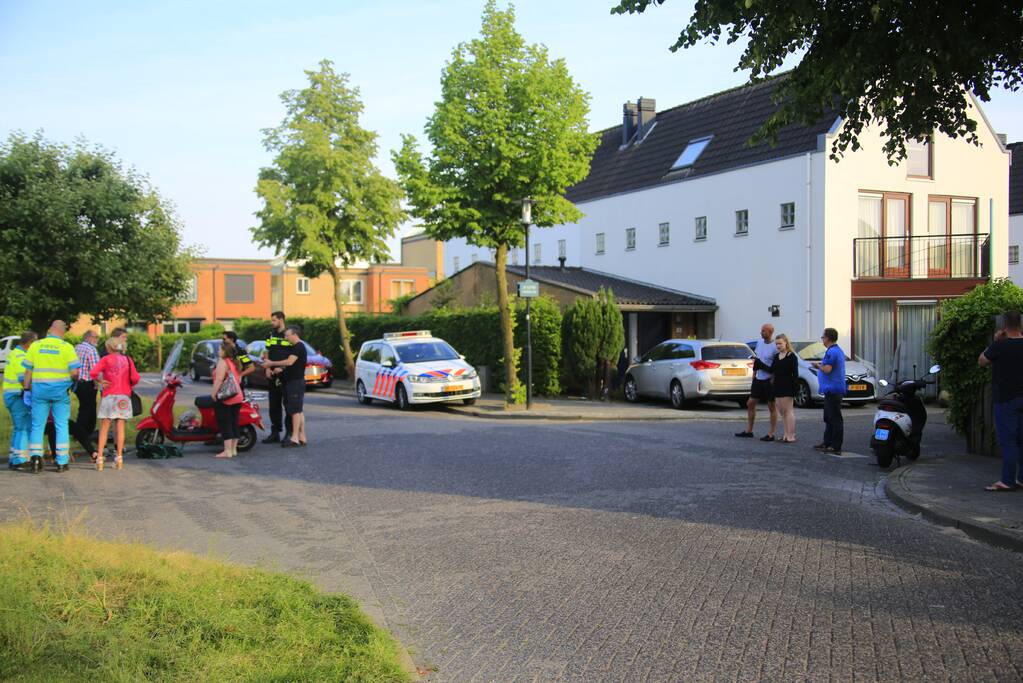 Auto doorgereden na ongeval met brommer