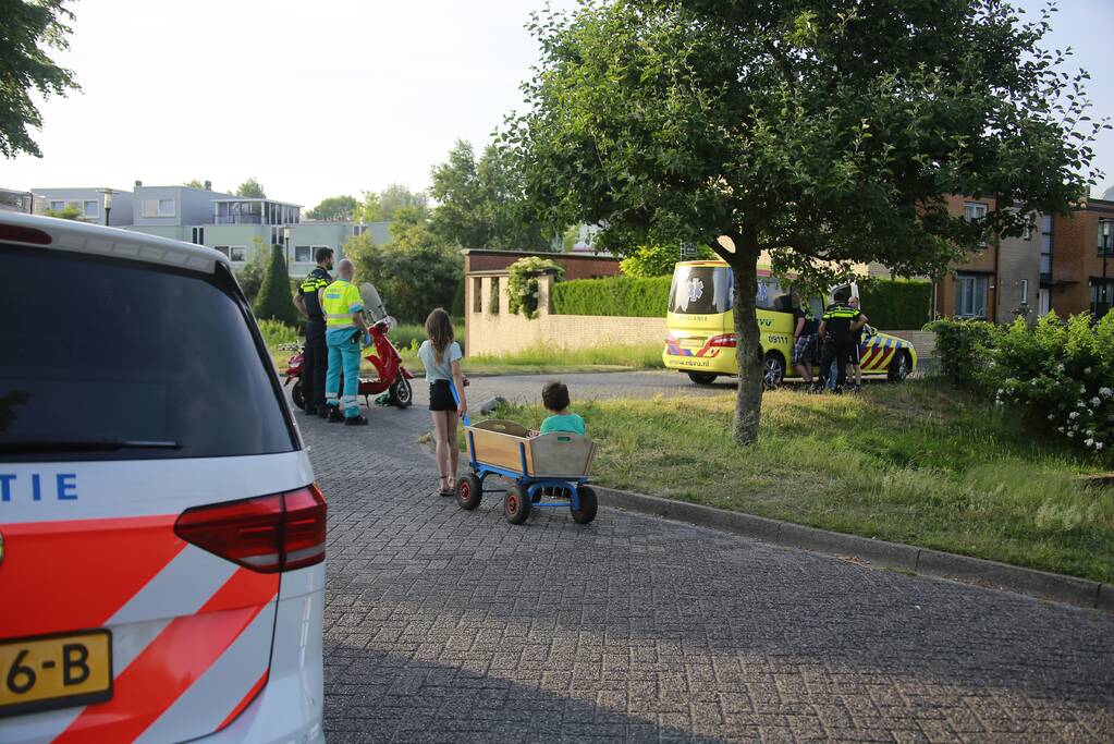 Auto doorgereden na ongeval met brommer