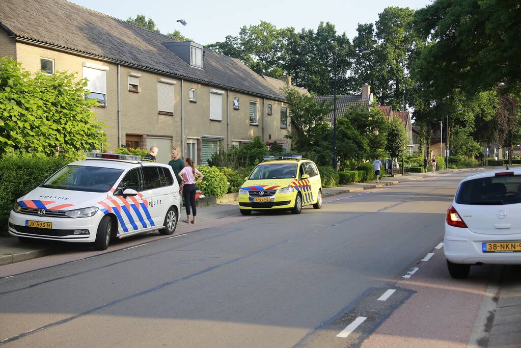 Brommerrijdster gewond na botsing met auto