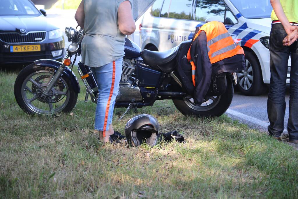 Motorrijder aangereden door auto