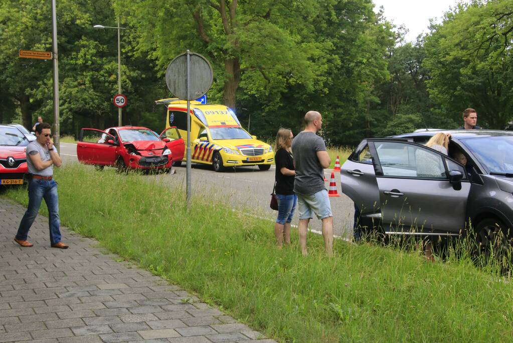 Gewonden bij flinke kop- staartaanrijding, Amersfoort (+ VIDEO)