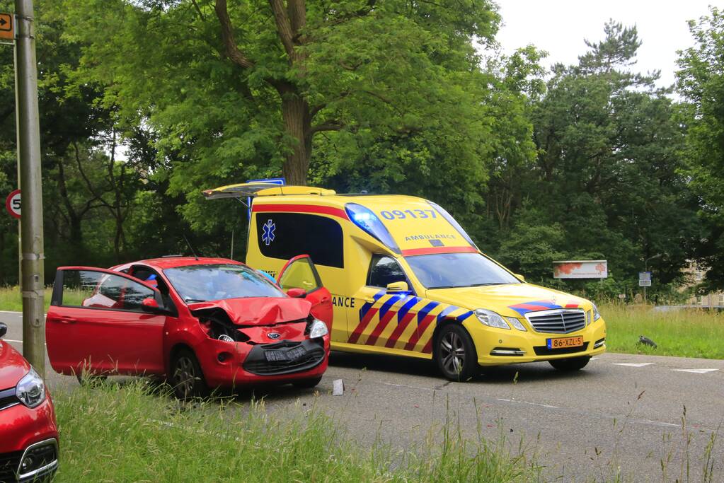 Gewonden bij flinke kop- staartaanrijding, Amersfoort (+ VIDEO)