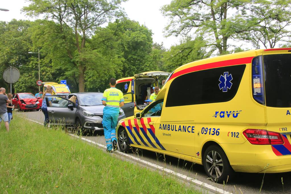 Gewonden bij flinke kop- staartaanrijding, Amersfoort (+ VIDEO)