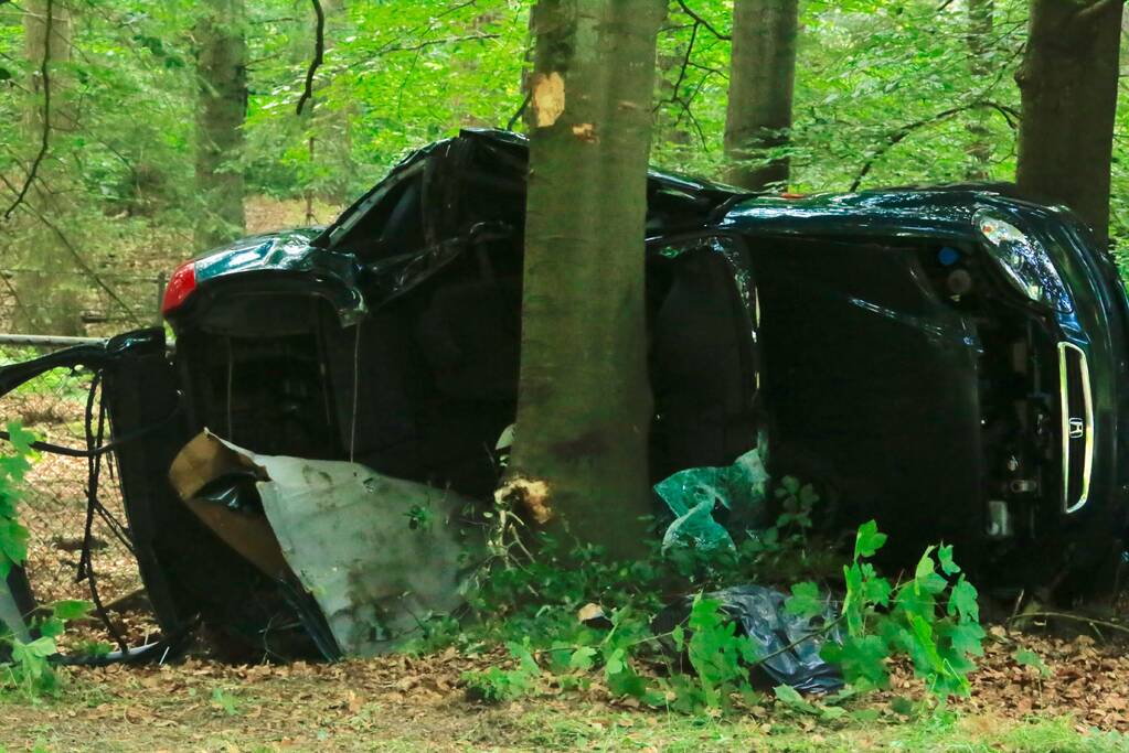 Twee personen zwaargewond na vermoedelijk straatrace