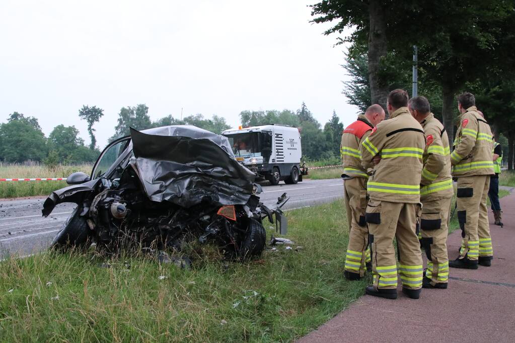 UPDATE: Dode na frontale botsing met vrachtwagen