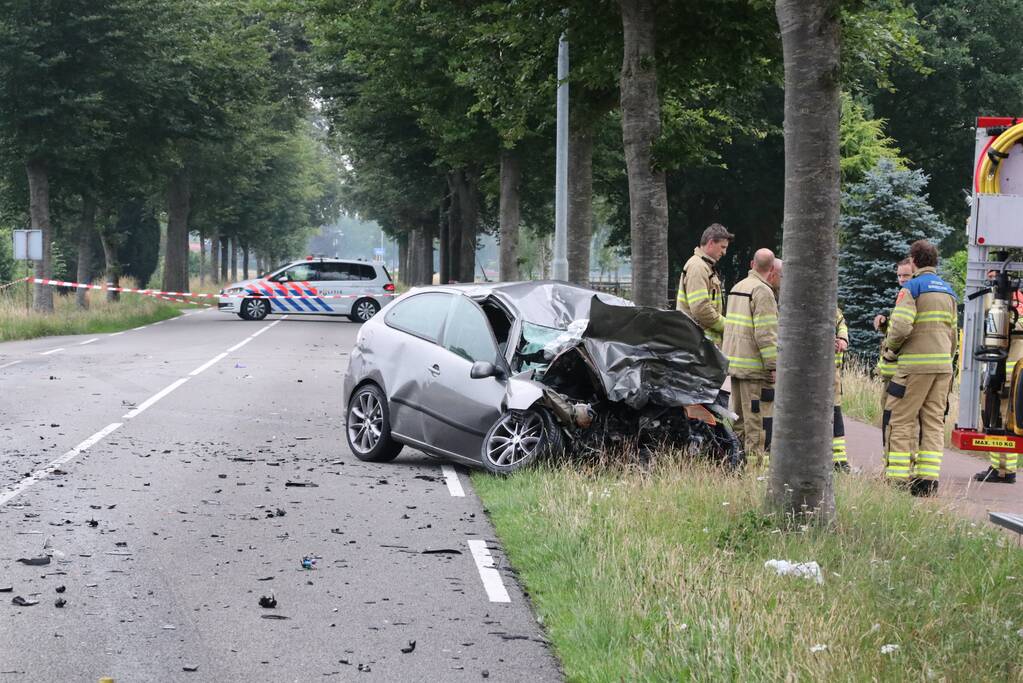 UPDATE: Dode na frontale botsing met vrachtwagen