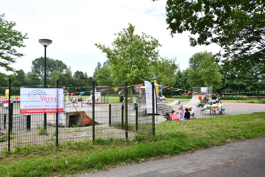 Veel kinderen hebben plezier bij buitenspeeldag