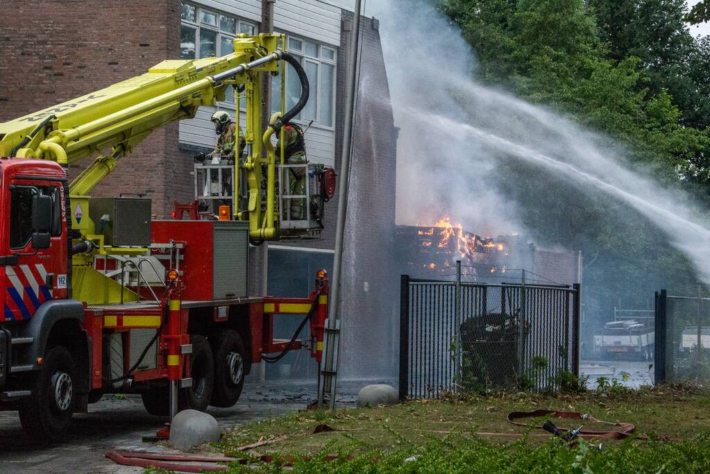 Grote brand in DHL-depot