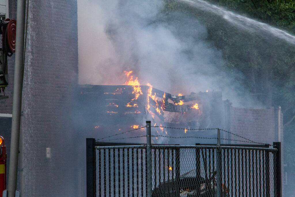 Grote brand in DHL-depot