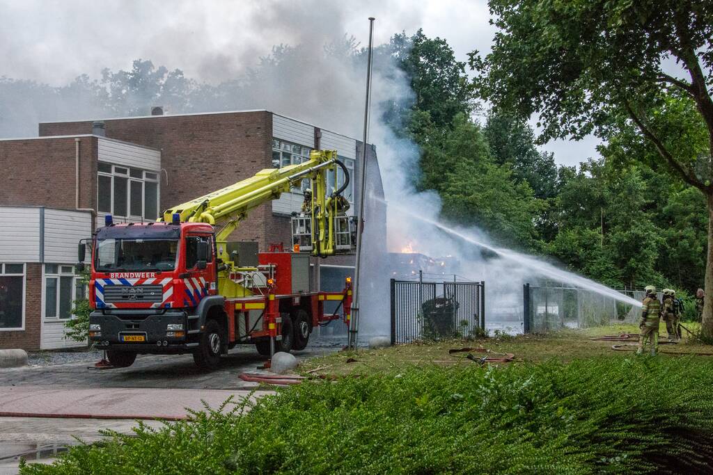 Grote brand in DHL-depot
