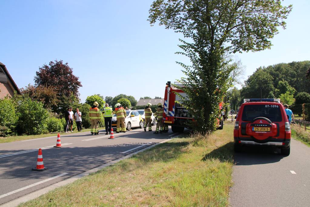 Flinke schade bij kop-staartbotsing tussen drie voertuigen