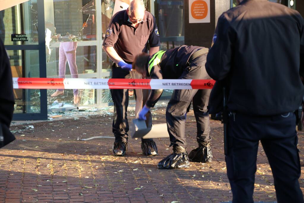 Harde knallen bij plofkraak Rabobank