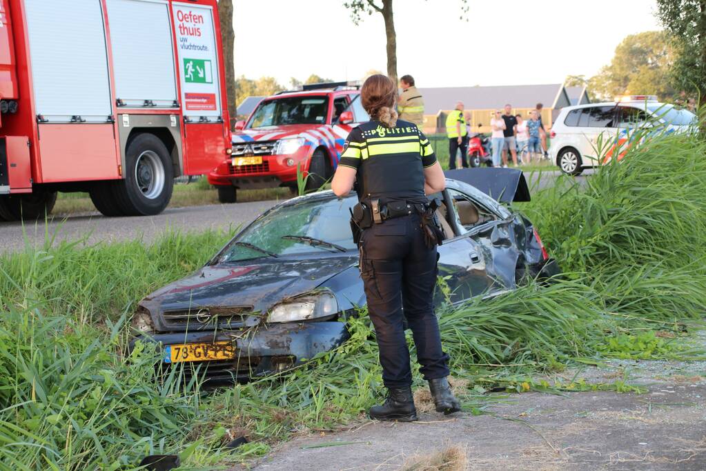 Dronken bestuurder belandt in de sloot