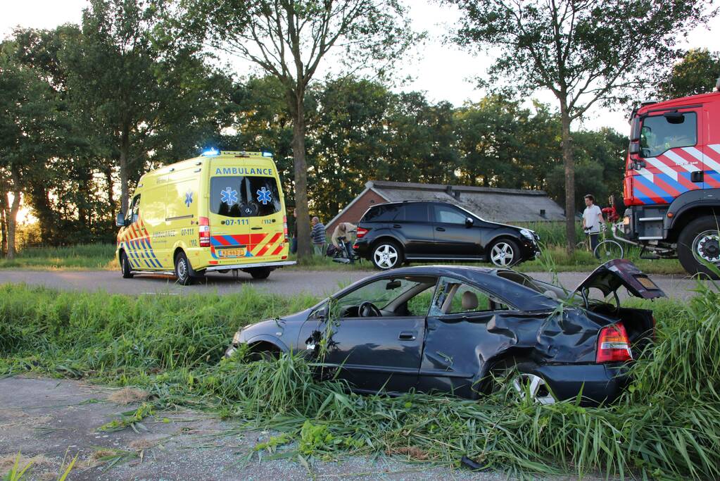 Dronken bestuurder belandt in de sloot