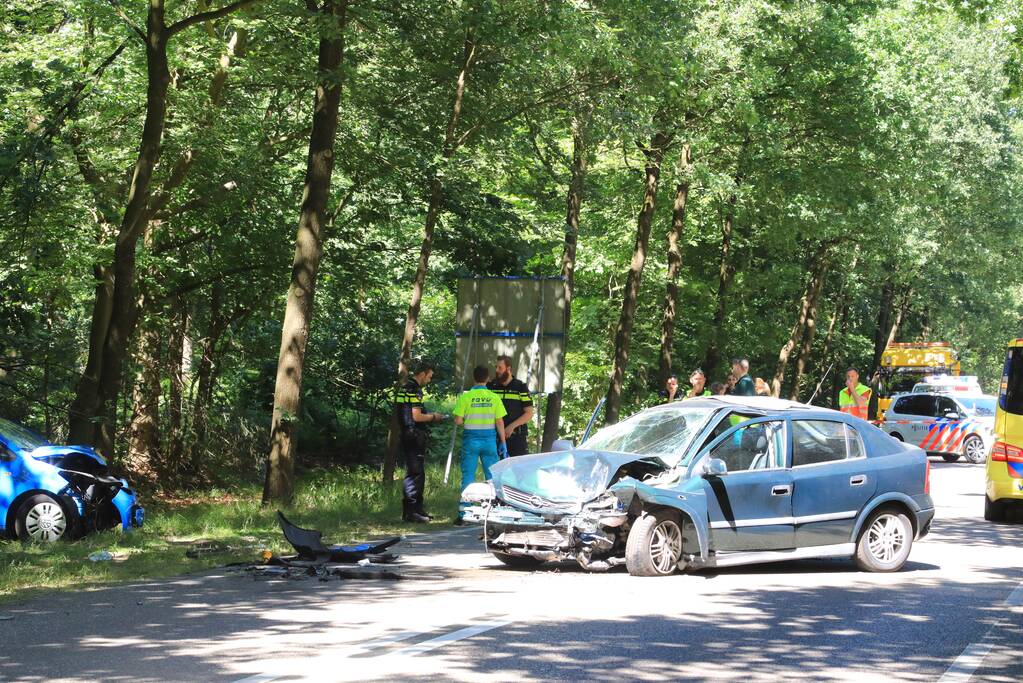 Meerdere gewonden na frontale aanrijding