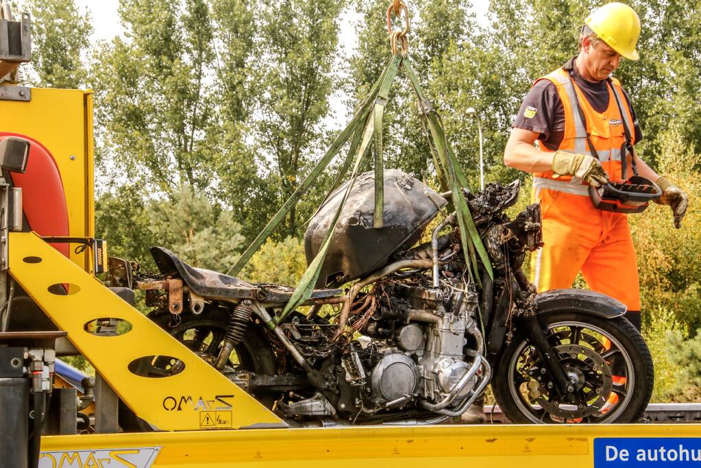 Kawasaki motor brandt volledig uit