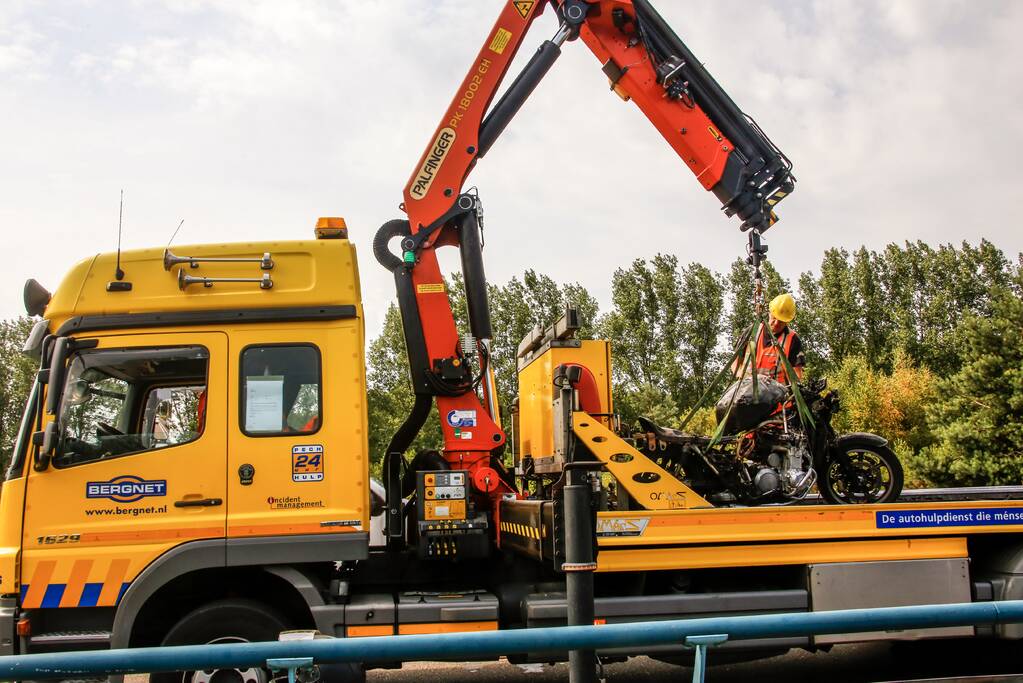 Kawasaki motor brandt volledig uit