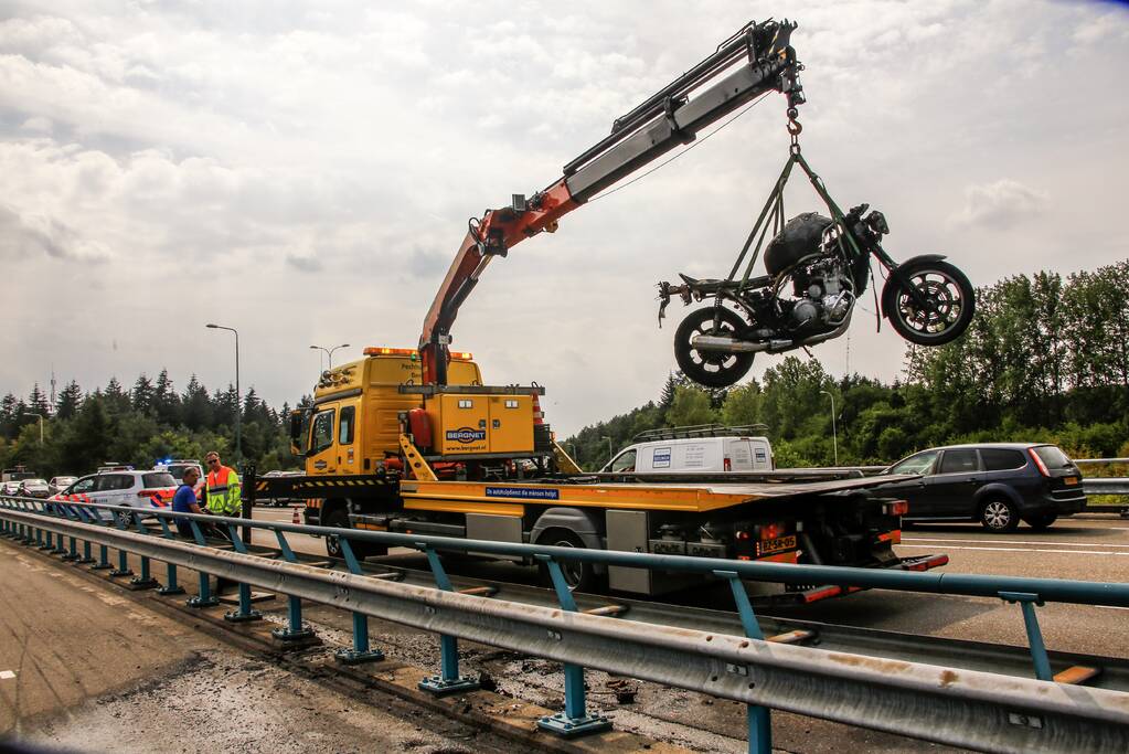 Kawasaki motor brandt volledig uit