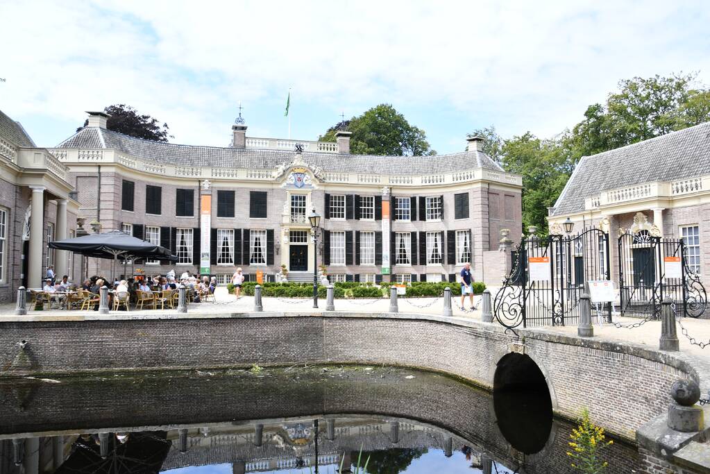 Staatsbosbeheer waarschuwt voor blauwalg bij Kasteel Groeneveld