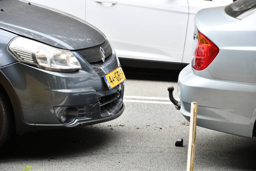 Vijf auto's beschadigd bij kettingbotsing