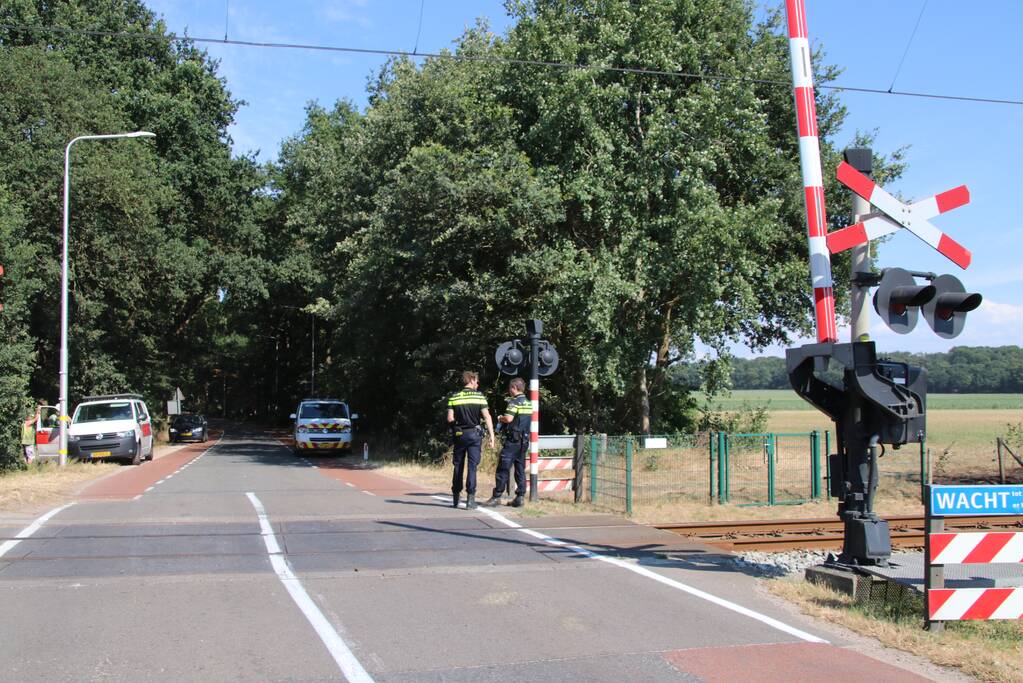 Gebroken bovenleiding zorgt voor brand bij spoorlijn