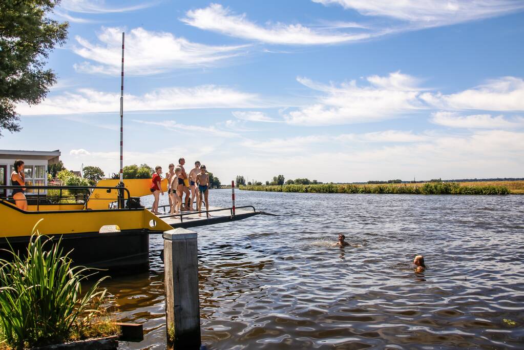 Warme weer zorgt voor drukte in en aan de Eem