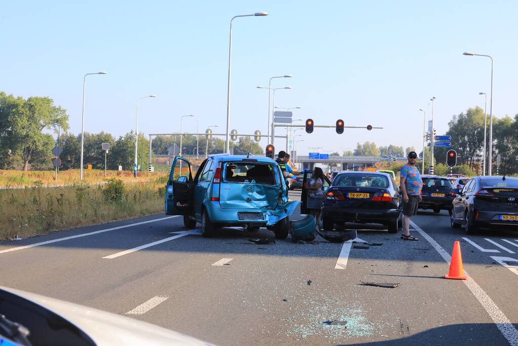 Veel schade bij kop-staartbotsing