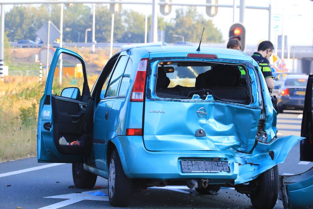 Veel schade bij kop-staartbotsing