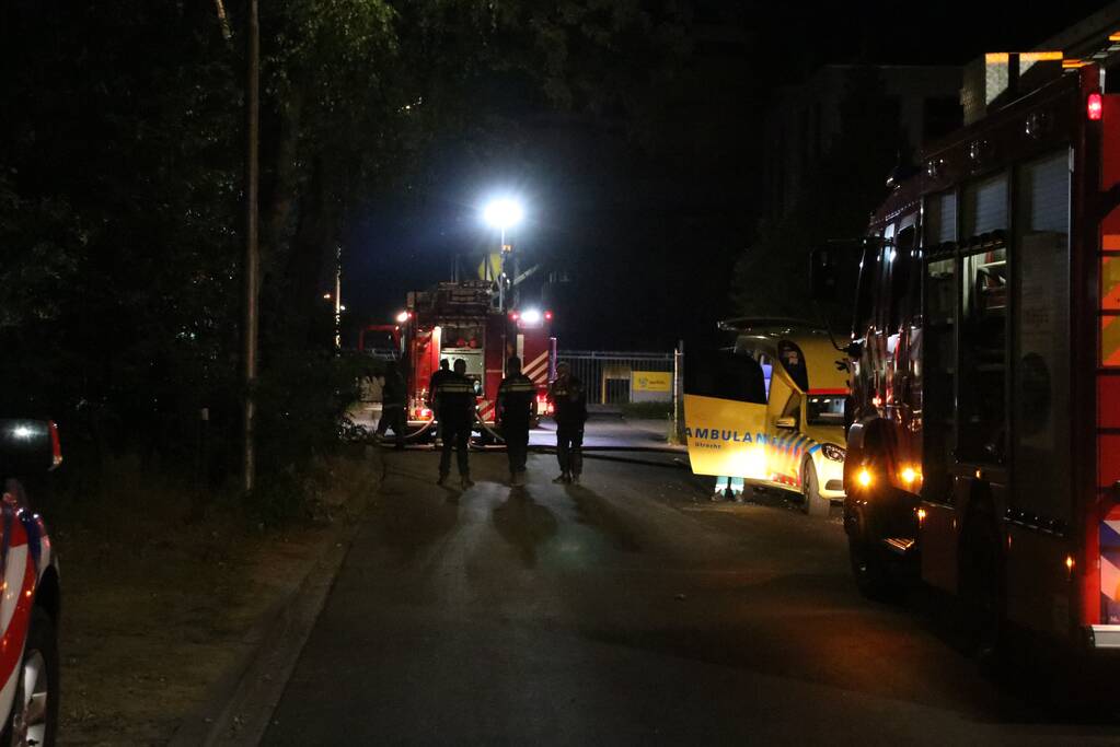 Uitslaande brand op woonboot