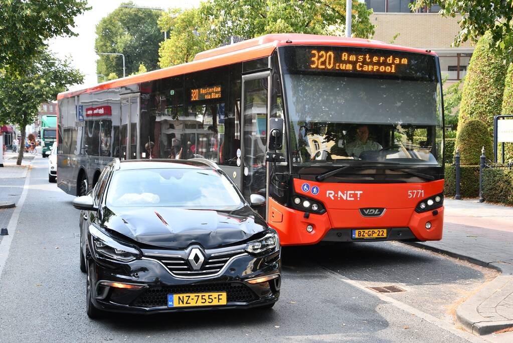 Lange file door fikse kop-staartaanrijding
