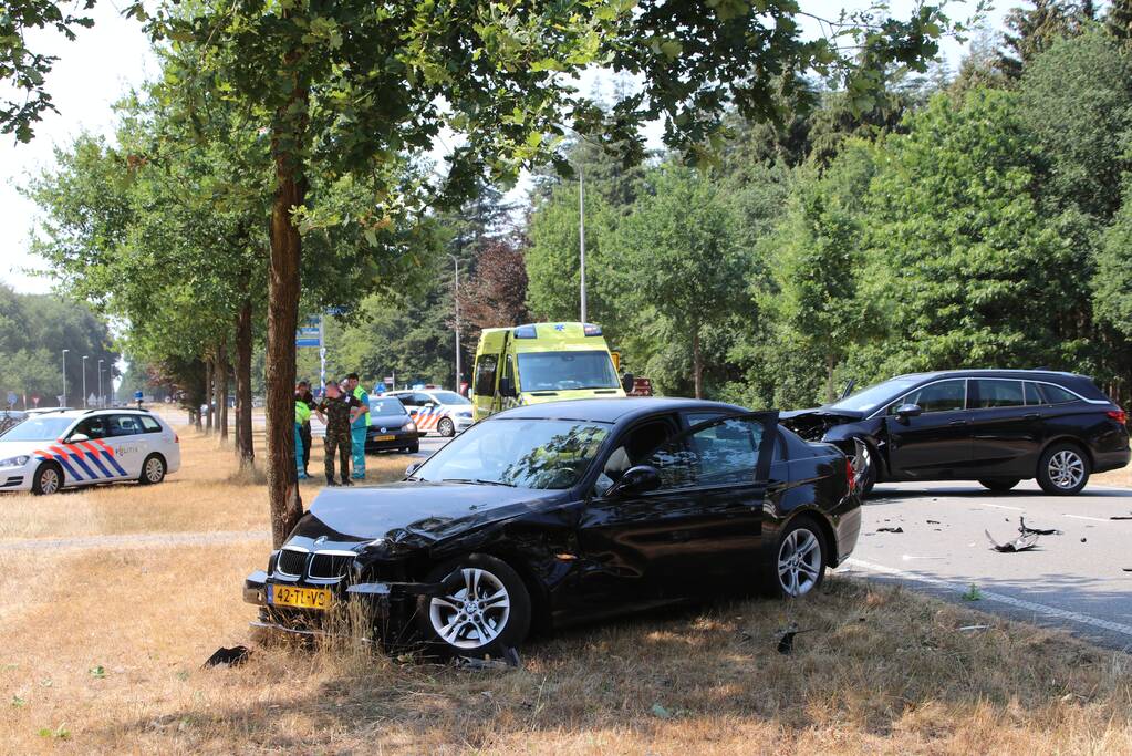 Frontale aanrijding bij gasterij Zondag