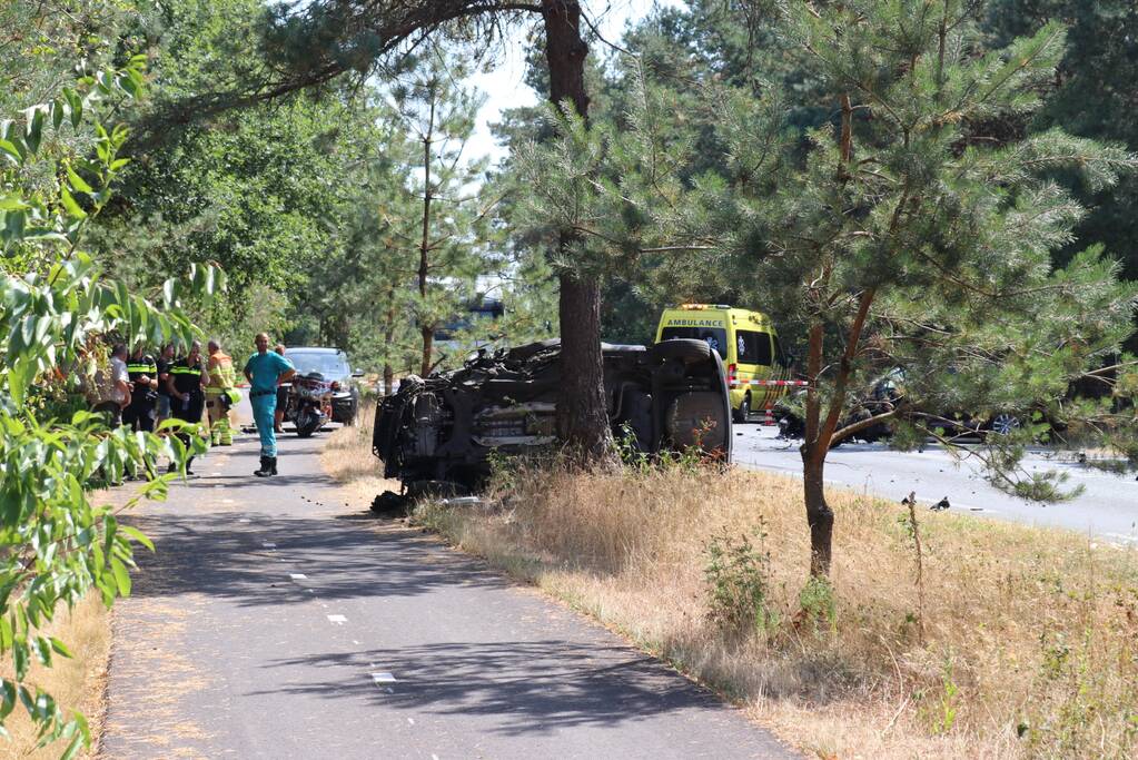 Zwaargewonden na frontale aanrijding