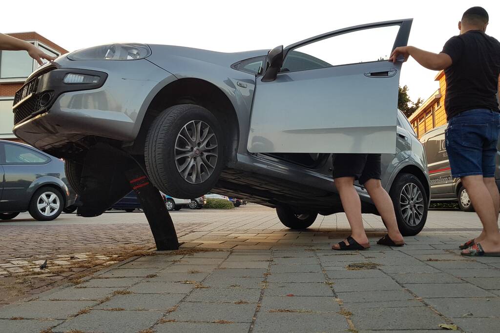 Binnenbocht nemen word auto fataal