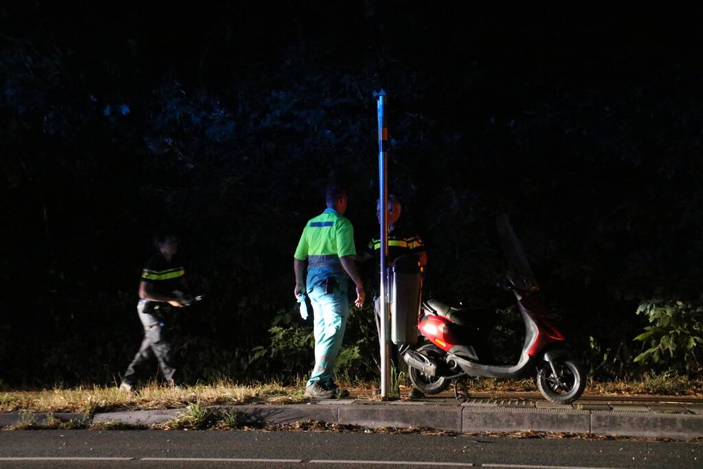 Scooterrijder zwaargewond na eenzijdig ongeval