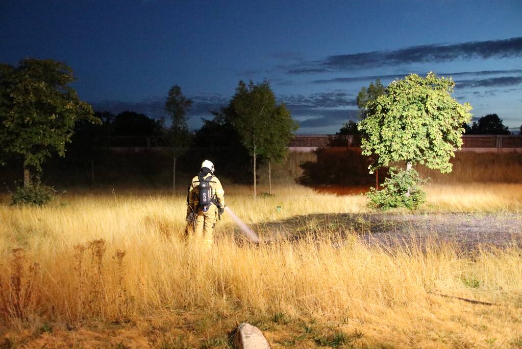 Bermbrand geblust bij oprit snelweg