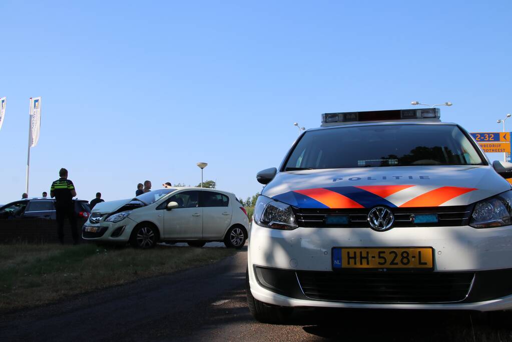 Grote schade bij aanrijding op kruising