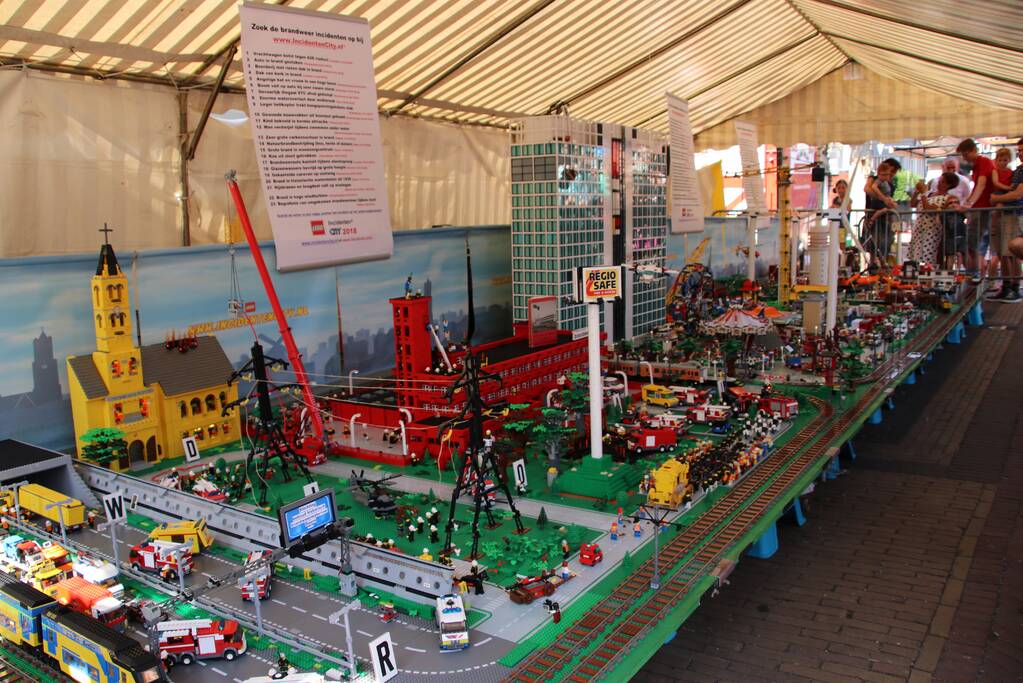 Grote drukte op de dag van de oude brandweerwagen